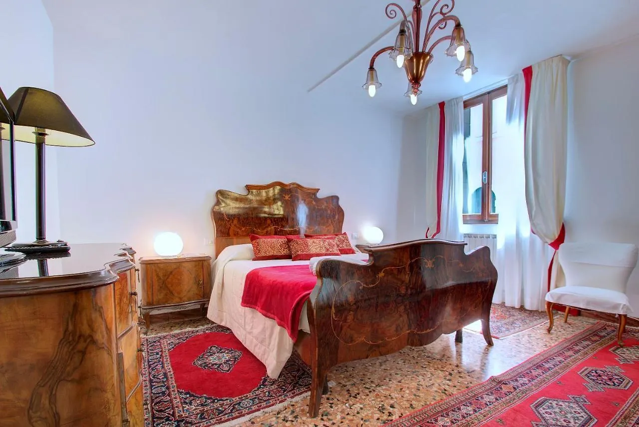 Apartment Remigio Marco-Canal Venice
